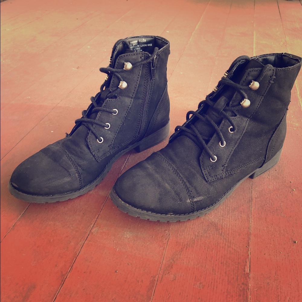 Madden Girl Black Army Booties Size 6.5